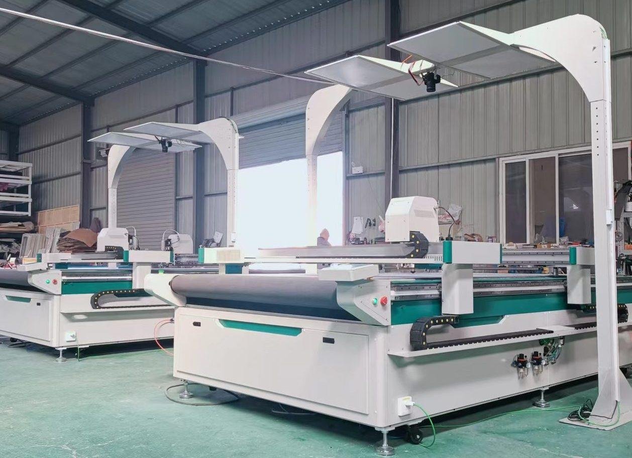 cnc oscillating knife cutting machine with CCD