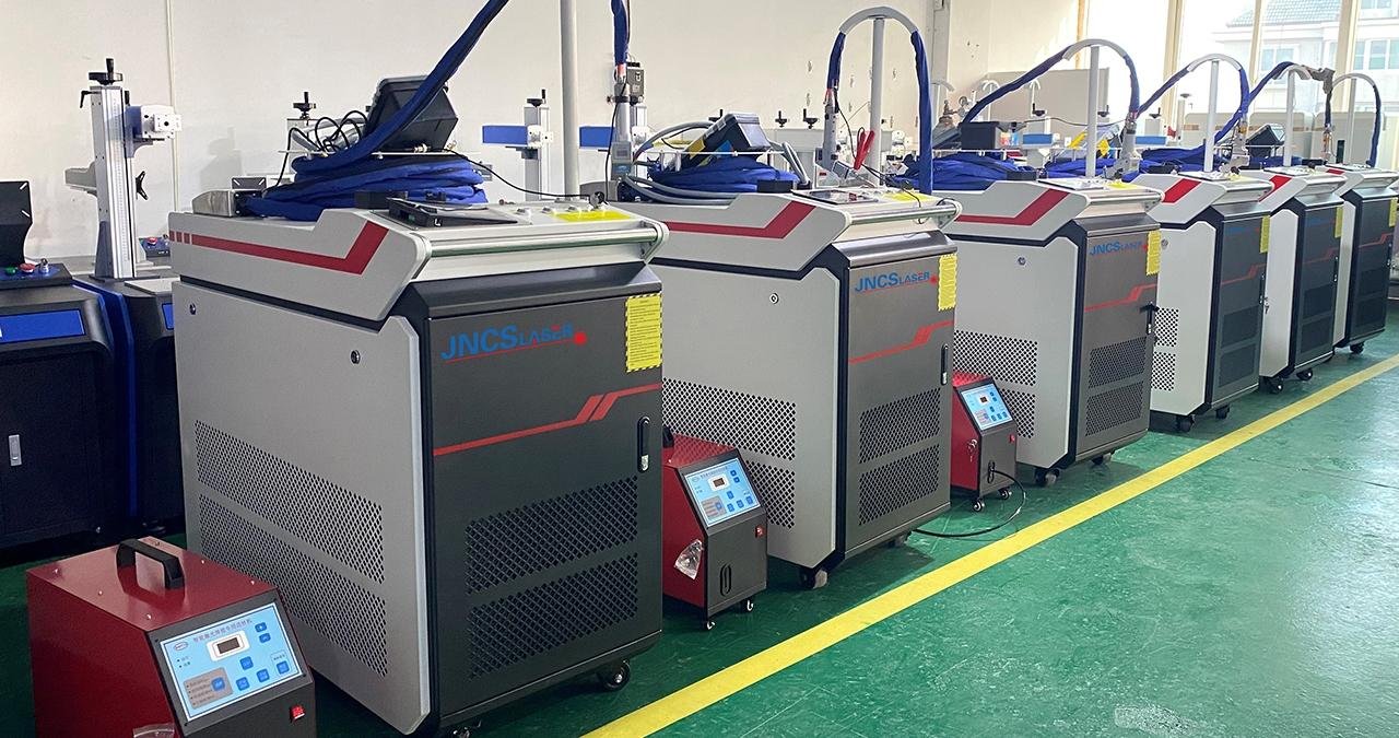 Handheld Fiber Laser Welding Machine with Double Wobble Gun