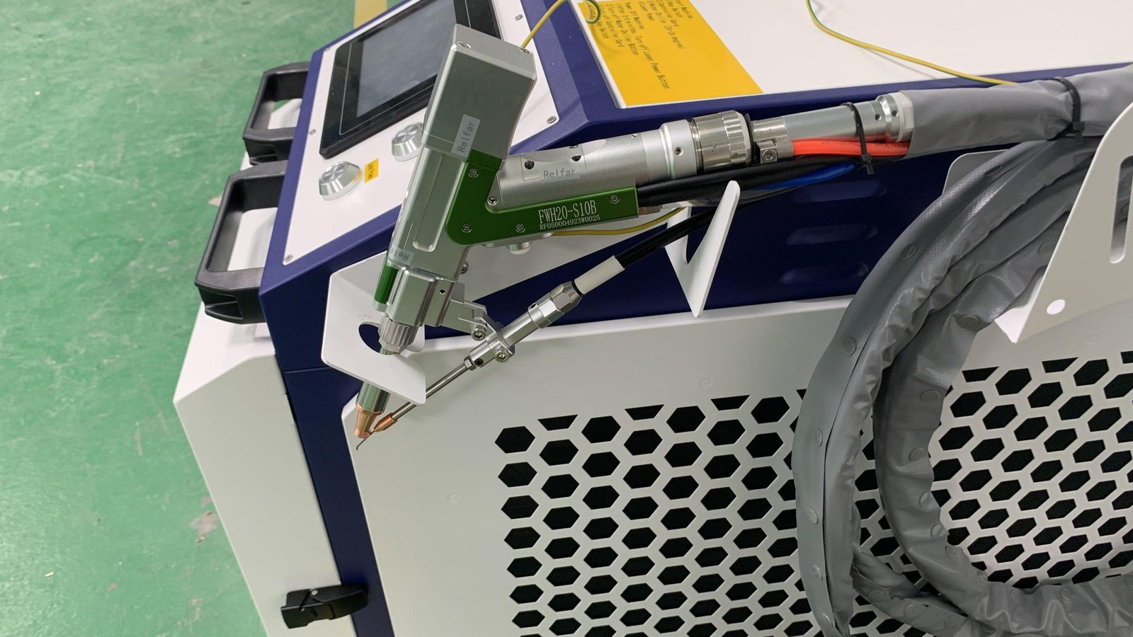 small handheld fiber laser welder