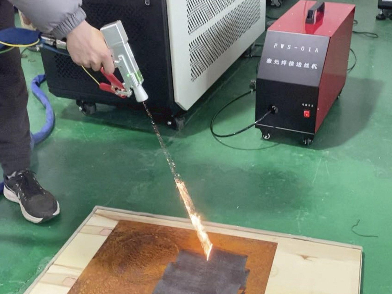 Hot Sale 3 in 1 Fiber Laser Welding Cleaning Cutting Machine