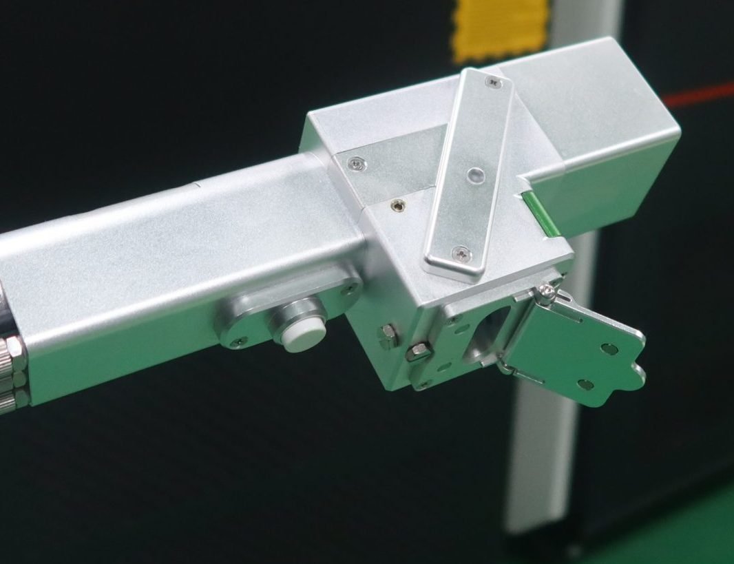 Small Handheld 1.5kw 2kw Fiber Laser Cleaning Machine for rust cleaning