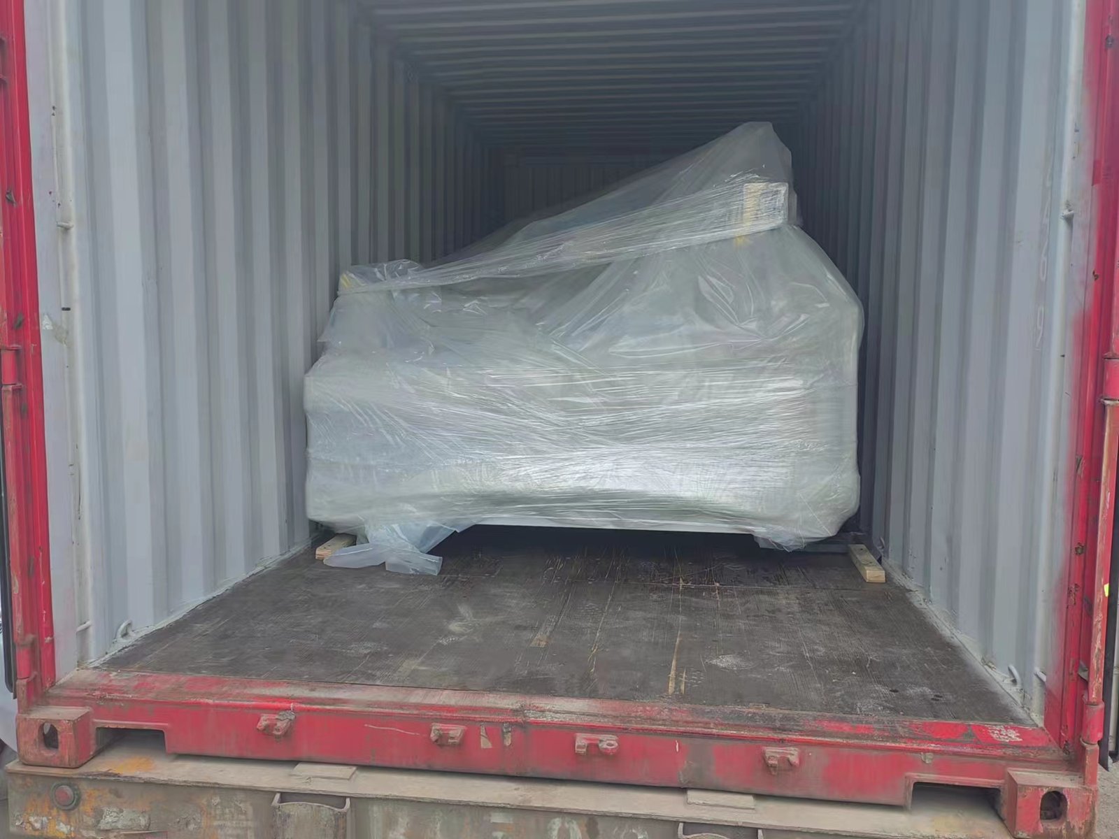 Fiber laser cutting machine