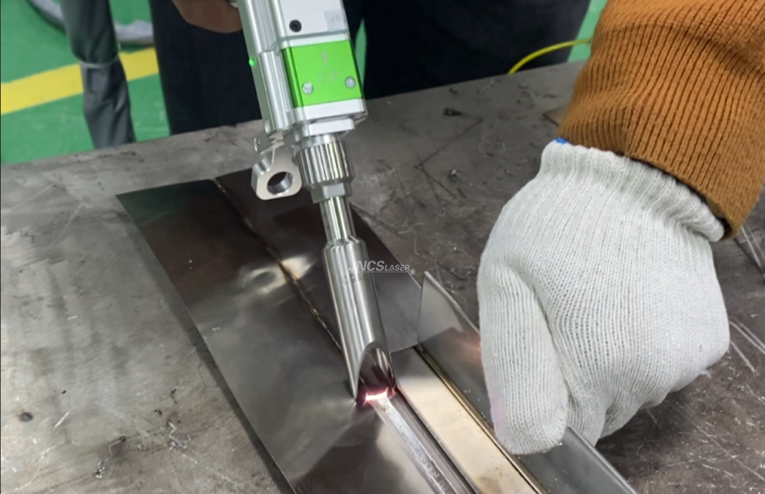 3KW 4 in 1 Fiber Laser Welding Cleaning Cutting Machine with Double Wire Feeder Device