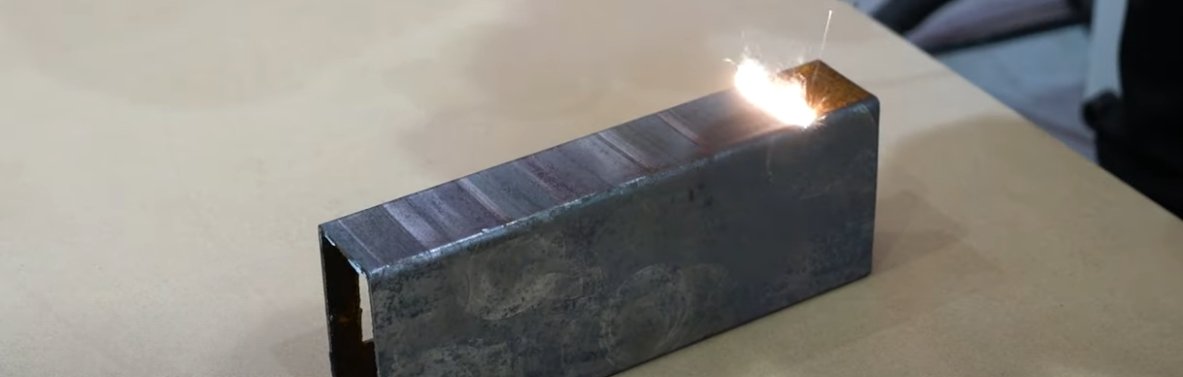 آلة التنظيف بالليزر