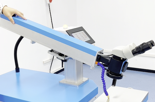 New Design Small 200W Laser Welding Machine for Repairing Mold