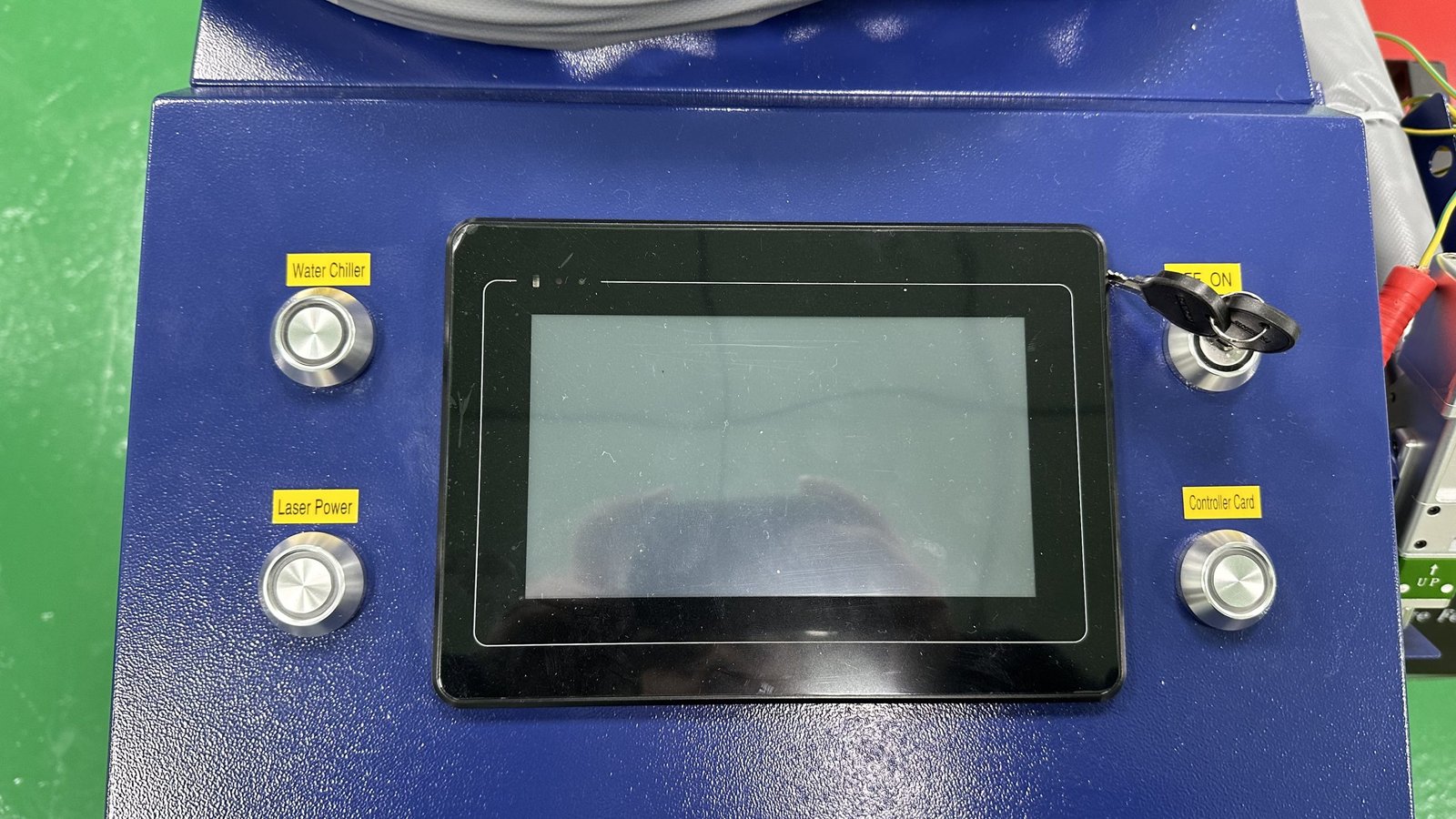 Small Handheld 1.5kw 2kw Fiber Laser Cleaning Machine for rust cleaning