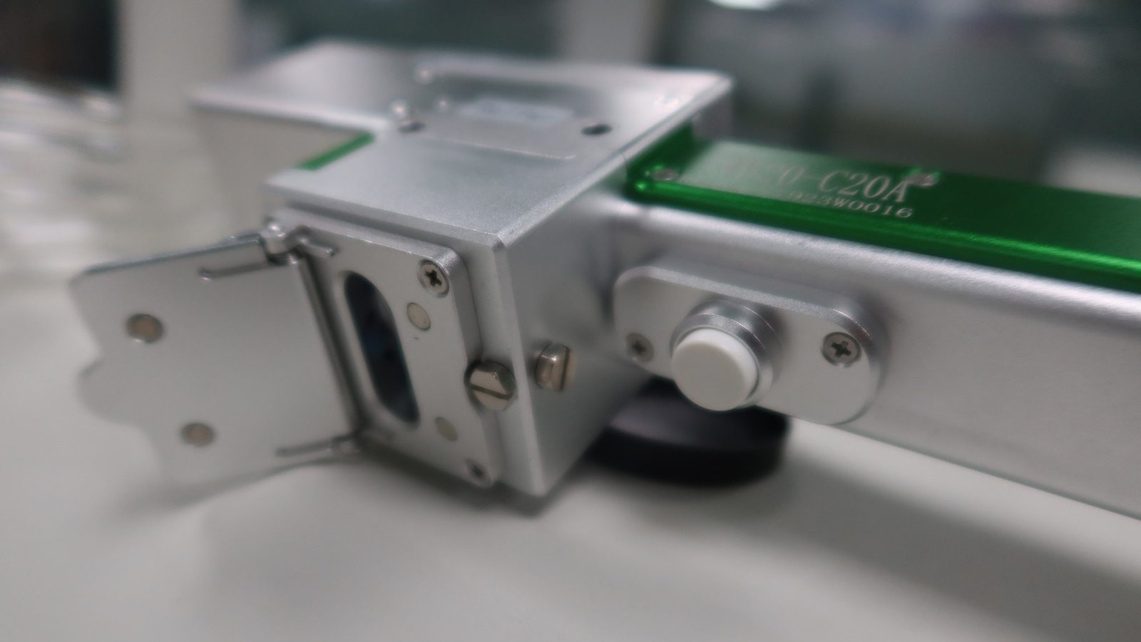 Small Handheld 1.5kw 2kw Fiber Laser Cleaning Machine for rust cleaning