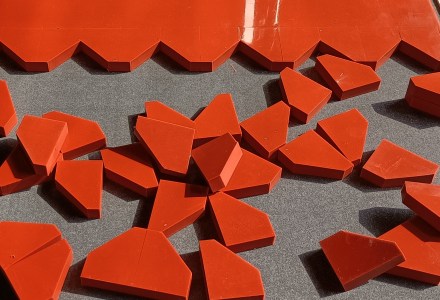 CNC oscillating knife cutting machines are used for cutting a variety of materials such as leather, fabric, cardboard, foam, and other soft materials.