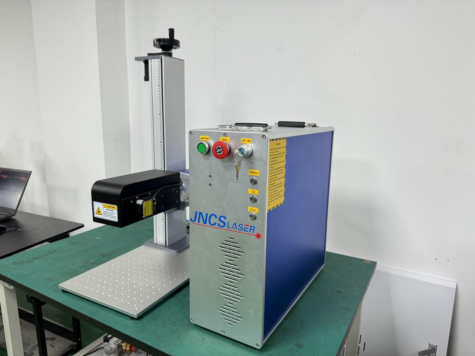 100W Desktop 3D Dynamic Focusing Fiber Laser Marking Machine for Curved Surface Marking And Deep Relief Engraving