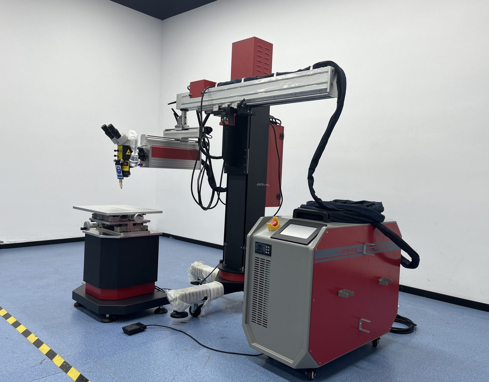 QCW150W 300W High Qulity Fiber Laser Welding Machine with Big Crane