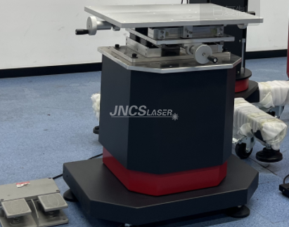 QCW300W High Precision Fiber Laser Welding Machine with big crane