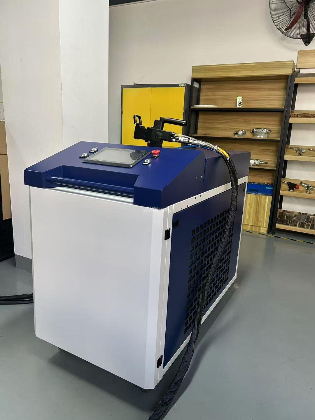 High Efficiency 6KW Continuous Fiber Laser Cleaning Machine for Rust Cleaning