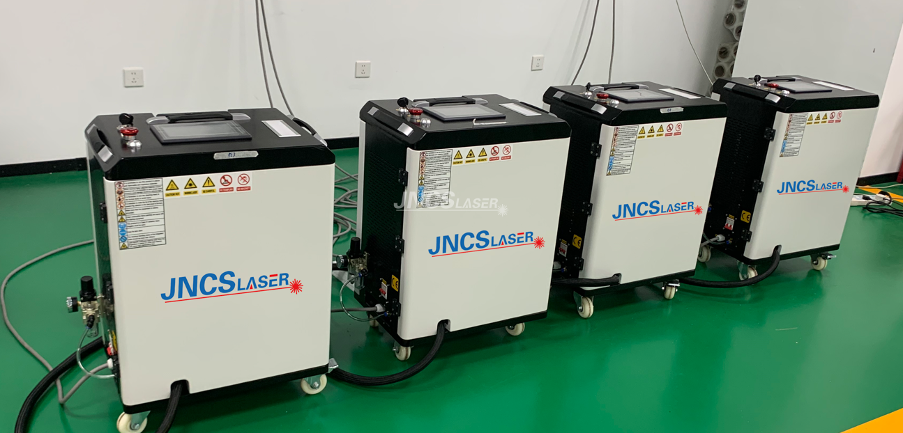 200W 300W 500W Luggage Type Pulse Fiber Laser Cleaning Machine Rust Removal for engine parts