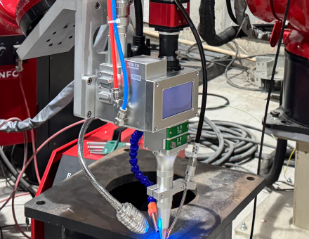 fiber laser welding machine with 6 axis robotic arm