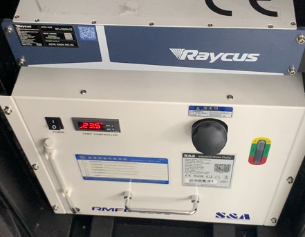 fiber laser welding machine with 6 axis robotic arm